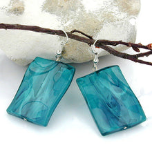 Lade das Bild in den Galerie-Viewer, Ohrhaken Ohrhänger Ohrringe 35x25mm Viereck Kunststoff gewellt türkis-marmoriert