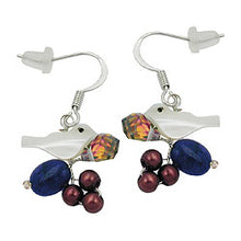 Lade das Bild in den Galerie-Viewer, Ohrhaken Ohrhänger Ohrringe 35x19mm kleiner Vogel mit Glasperlen