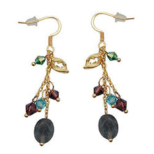 Lade das Bild in den Galerie-Viewer, Ohrhaken Ohrhänger Ohrringe 55mm mit goldfarbenen Blatt und vielen bunten Perlen