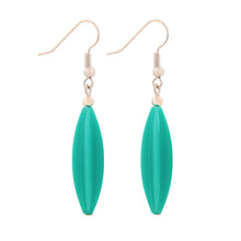 Lade das Bild in den Galerie-Viewer, Ohrhaken Ohrhänger Ohrringe 30x9mm Rillenolive Kunststoff türkis-satt