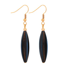 Lade das Bild in den Galerie-Viewer, Ohrhaken Ohrhänger Ohrringe 30x9mm Rillenolive Kunststoff dunkelblau
