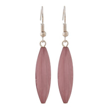 Lade das Bild in den Galerie-Viewer, Ohrhaken Ohrhänger Ohrringe 30x9mm Rillenolive Kunststoff lila-marmoriert