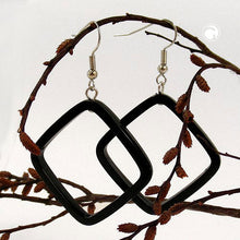 Lade das Bild in den Galerie-Viewer, Ohrhaken Ohrhänger Ohrringe 58x39mm Viereckrahmen schwarz-glänzend Kunststoff