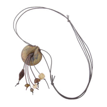 Lade das Bild in den Galerie-Viewer, Kette 52mm Anhänger Amulett Kunststoff oliv-marmoriert Kordel oliv 100cm