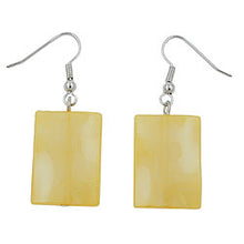 Lade das Bild in den Galerie-Viewer, Ohrhaken Ohrhänger Ohrringe 45x17mm Viereck Kunststoff gewellt gelb seidig-glänzend