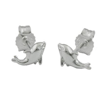 Lade das Bild in den Galerie-Viewer, Ohrstecker Ohrring 8x4mm kleiner Delfin glänzend Silber 925