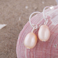 Lade das Bild in den Galerie-Viewer, Ohrhaken Ohrring 23x7mm Süßwasserzuchtperle roséfarben Silber 925