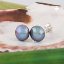 Lade das Bild in den Galerie-Viewer, Ohrstecker Ohrring ca. 8x6mm Süßwasserzuchtperle dunkelgrün flach Silber 925