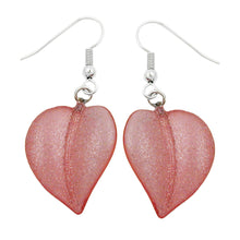 Lade das Bild in den Galerie-Viewer, Ohrhaken Ohrhänger Ohrringe 45x20mm Kunststoffperle Blatt rosa mit Flitter
