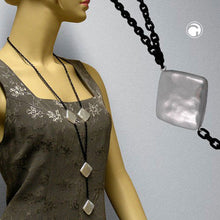 Lade das Bild in den Galerie-Viewer, Kette 26mm Viereck Kunststoff wachsweiß Alu-Ankerkette schwarz 90cm
