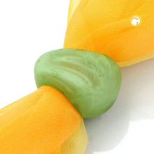 Lade das Bild in den Galerie-Viewer, Tuchring 33x25mm Kunststoff Ringperle unrund 17mm-Loch mintgrün-marmoriert matt
