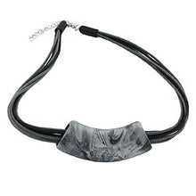 Lade das Bild in den Galerie-Viewer, Kette 54x19mm Anhänger Rohr flach gebogen grau-schwarz-marmoriert matt Kunststoff 45cm
