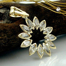 Lade das Bild in den Galerie-Viewer, Anhänger 14mm Blume aus 12 weißen Zirkonias 9Kt GOLD

