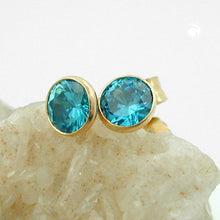 Lade das Bild in den Galerie-Viewer, Ohrstecker Ohrring 4mm Zirkonia türkisfarben 9Kt GOLD
