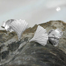 Lade das Bild in den Galerie-Viewer, Ohrstecker Ohrring 7mm Ginkgoblatt matt Silber 925
