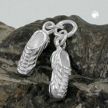 Lade das Bild in den Galerie-Viewer, Anhänger 14x4mm 1 Paar Fußballschuhe Silber 925
