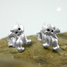 Lade das Bild in den Galerie-Viewer, Ohrstecker Ohrring 6x5mm Kinderohrring Katze matt-glänzend Silber 925
