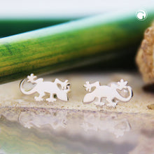 Lade das Bild in den Galerie-Viewer, Ohrstecker Ohrring 11x6mm Schwanzlurch glänzend Silber 925
