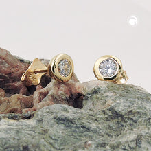 Lade das Bild in den Galerie-Viewer, Ohrstecker Ohrring 6mm Zirkonia rund 9Kt GOLD
