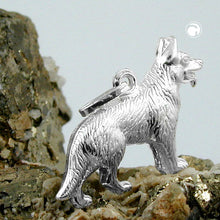 Lade das Bild in den Galerie-Viewer, Anhänger 14x20mm Schäferhund glänzend Silber 925
