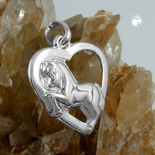 Lade das Bild in den Galerie-Viewer, Anhänger 14x13mm Herz mit Pferd glänzend Silber 925
