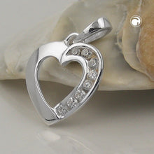 Lade das Bild in den Galerie-Viewer, Anhänger 14x14mm Herz mit Zirkonias glänzend Silber 925
