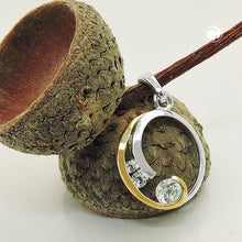 Lade das Bild in den Galerie-Viewer, Anhänger 12mm Kreis mit Spirale bicolor mit Zirkonias Silber 925
